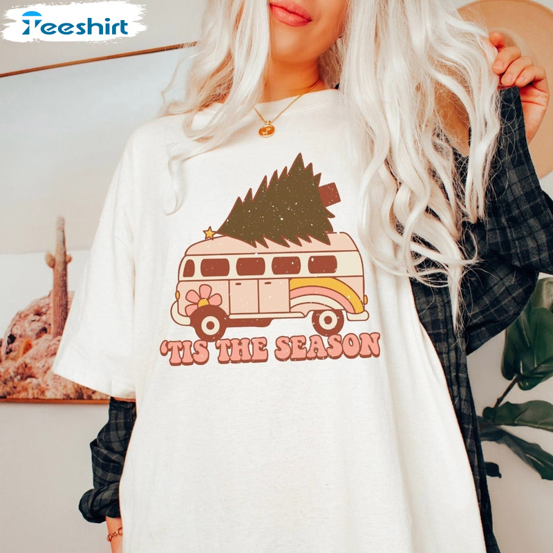 Christmas Tree Graphic Art Shirt, Cute Christmas Car Classic Tee Tops, Tis The Season Christmas Sweatshirt For Woman