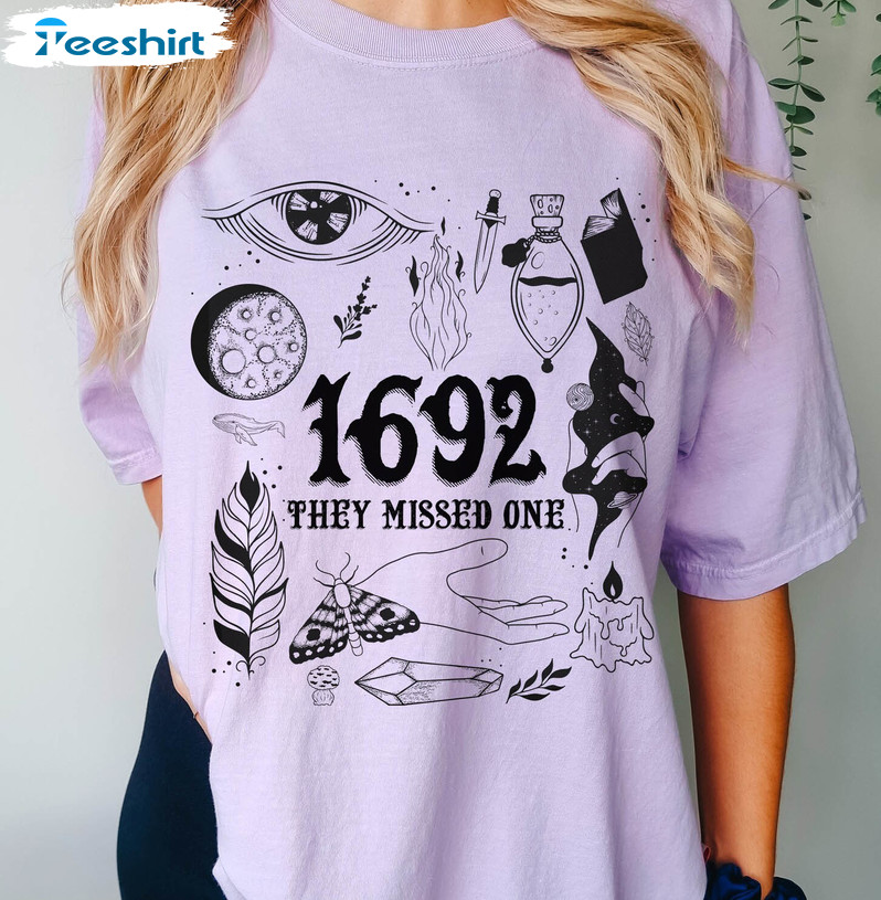 Retro Salem Massachusetts 1692 They Missed One Shirt, Salem Witch Trials Crewneck Unisex Hoodie