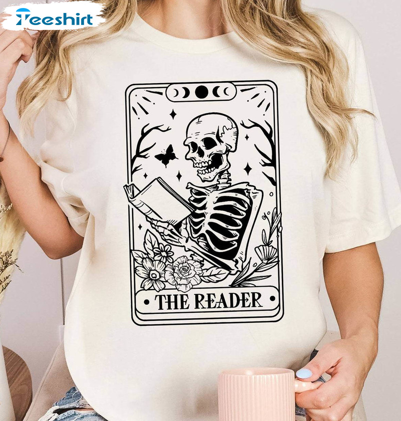 The Reader Tarot Funny Shirt, Skeleton Reading Librarian Unisex Hoodie Long Sleeve