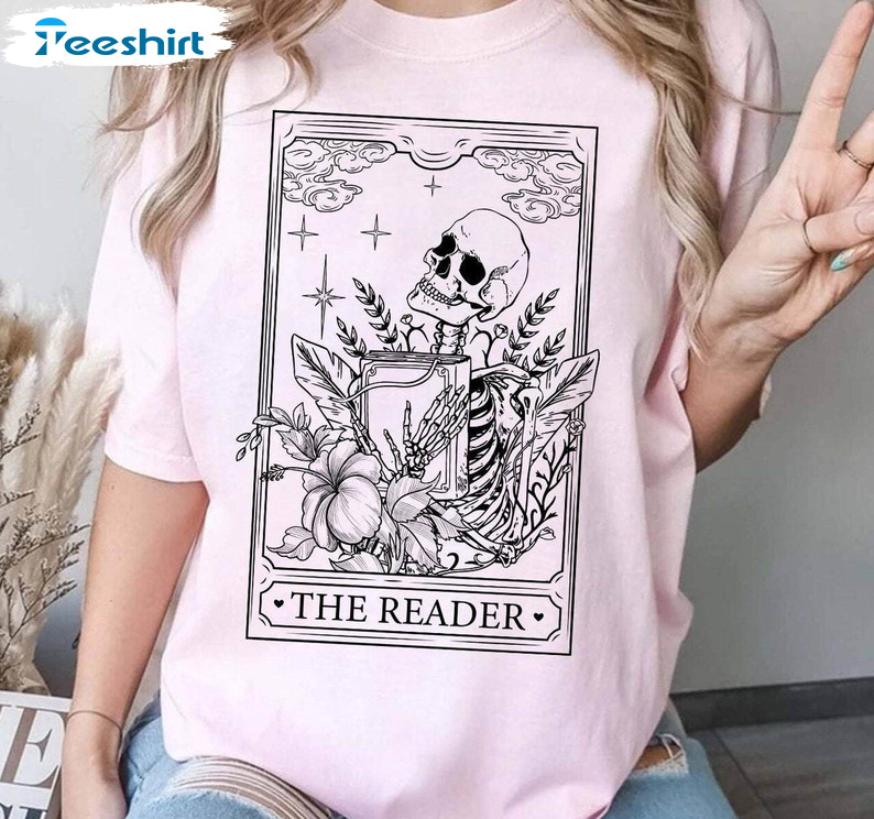 The Reader Tarot Card Skeleton Shirt, Skeleton Reading Unisex Hoodie Sweatshirt