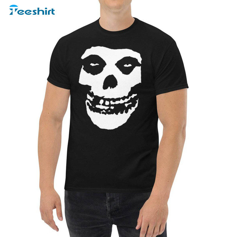 Trendy Misfits Shirt, Limited Unisex Hoodie Unisex T Shirt Gift For Halloween