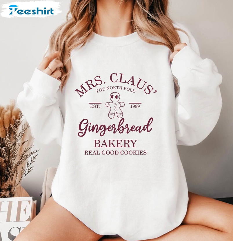 Mrs Claus Gingerbread Christmas Funny Shirt, Christmas Vintage Unisex T Shirt Crewneck