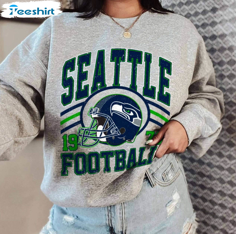 Vintage Seattle Seahawks Logo 7 Crewneck Sweatshirt Blue Size Medium