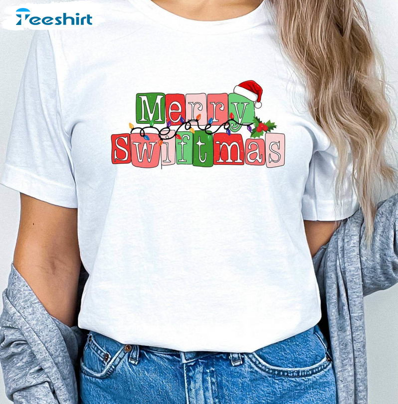 Merry Swiftmas Trendy Shirt, Taylor Holiday Season Long Sleeve Unisex Hoodie