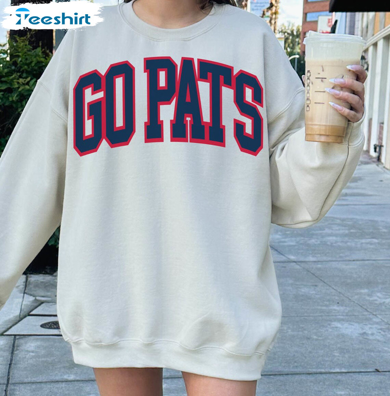 Vintage New England Football Shirt, Retro Patriots Crewneck Sweatshirt Long Sleeve