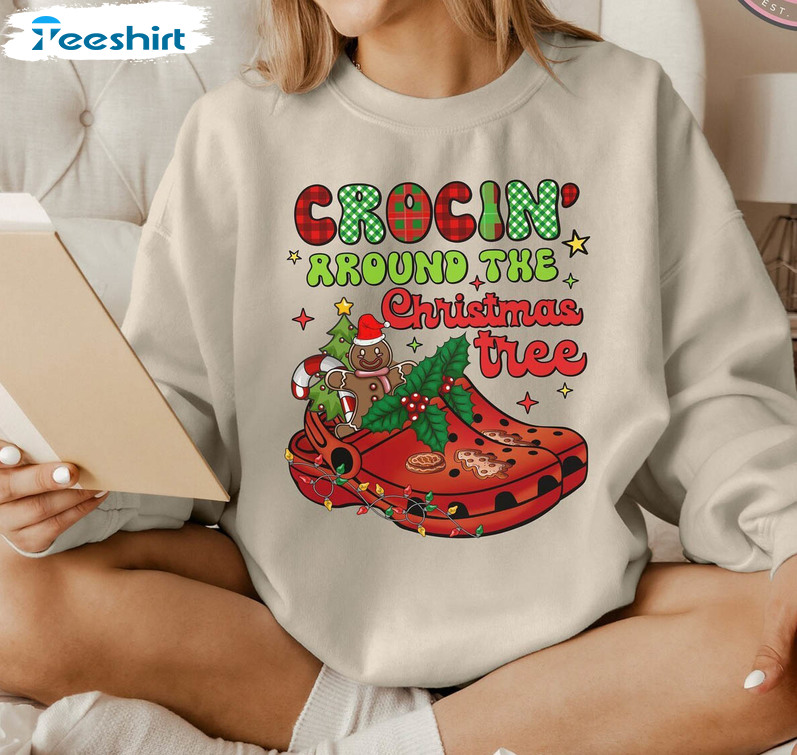 Crocin Around The Christmas Tree Shirt, Vintage Christmas Long Sleeve Unisex Hoodie