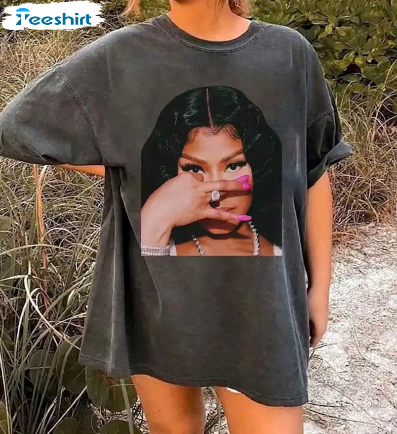 Must Have Nicki Minaj Shirt, Unique Nicki Minaj Tour Short Sleeve Sweatshirt