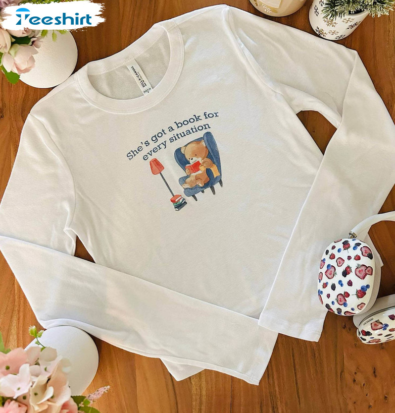 Cute Little Bear Reading Shirt, She's Got A Book For Every Situation T Shirt Hoodie