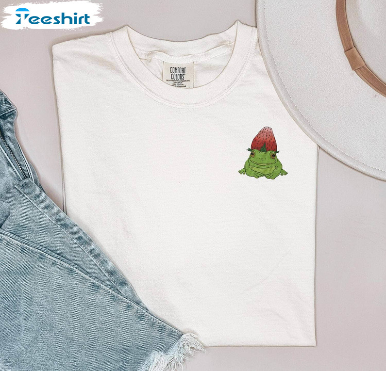 Awesome Goblincore Frog Shirt , Strawberry And Frog Tee Tops Hoodie