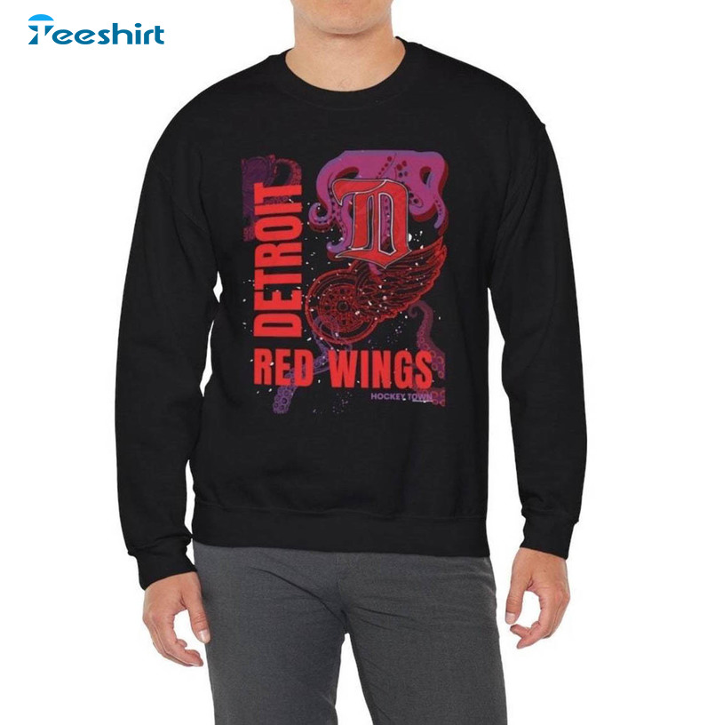 Detroit Red Wings Sweatshirt, Hockey Town Tee Tops T-shirt