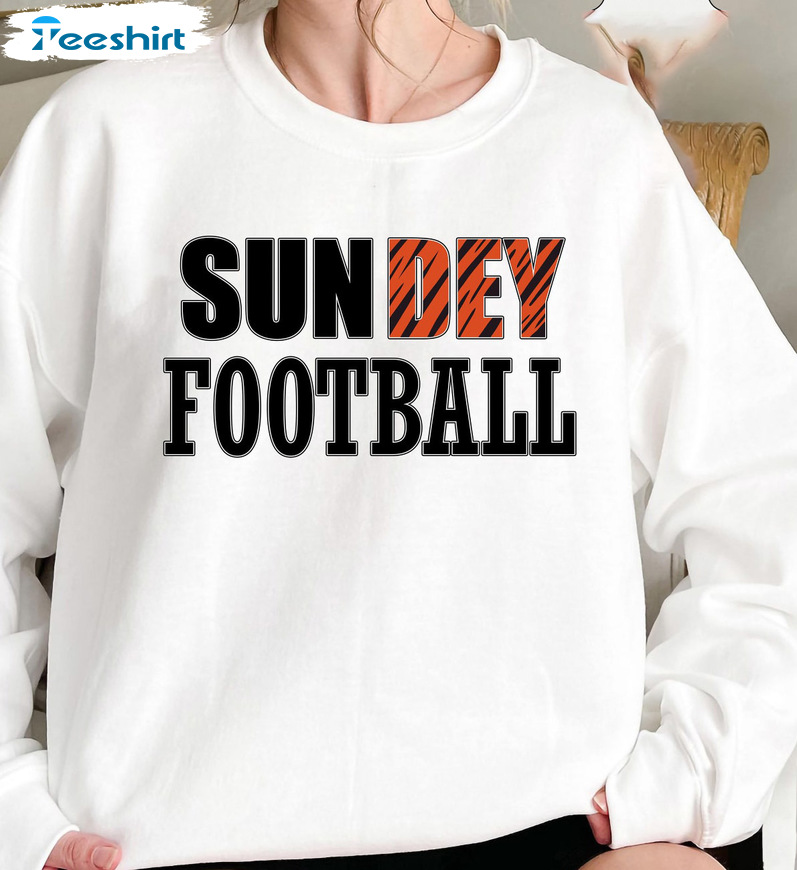 Cincinnati Bengals Sweatshirt, Vintage Football Short Sleeve Crewneck