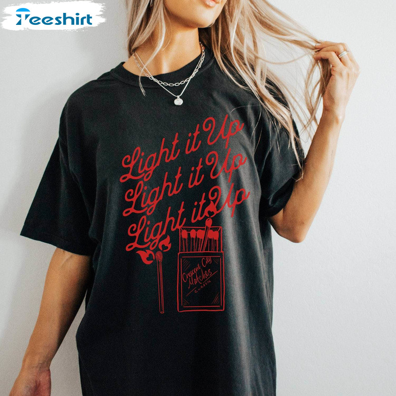 Light It Up Crescent City Shirt, Ruhn Danaan Short Sleeve Crewneck Sweatshirt