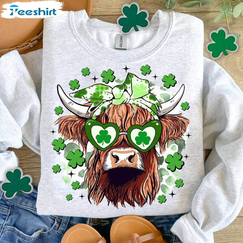 St Patrick's Day Highland Cow Shirt, Clover Shamrock Short Sleeve Long Sleeve