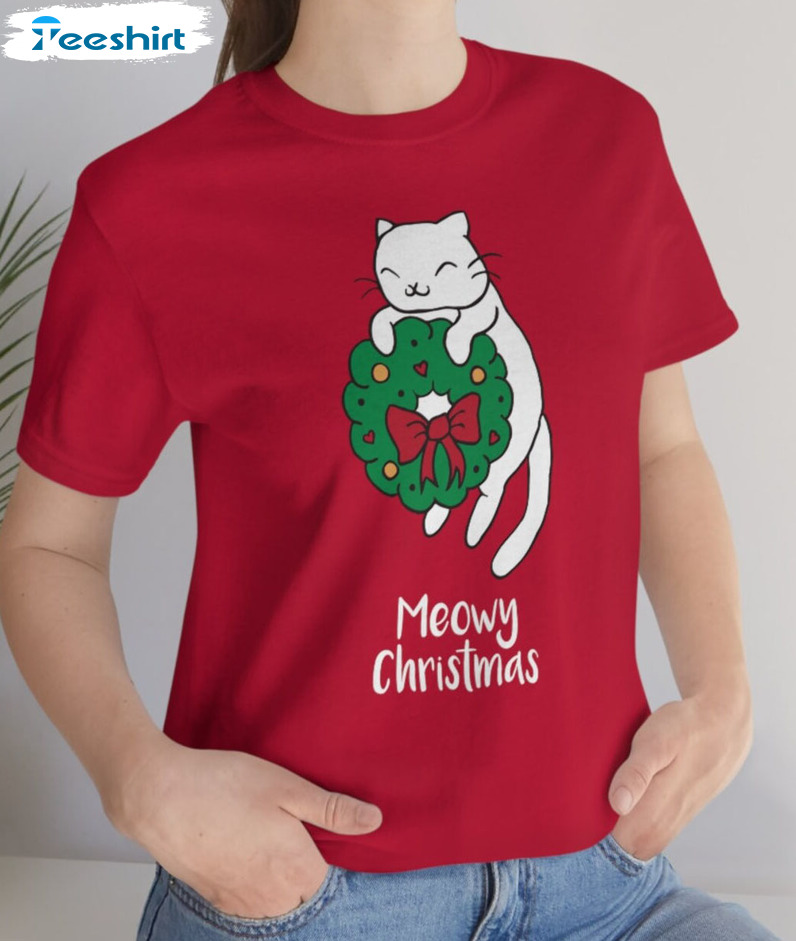 Meowy Christmas Cat Shirt - Holiday Wreath Unisex Hoodie Short Sleeve