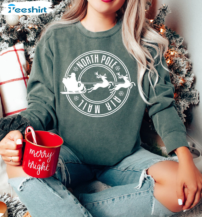 North Pole Air Mail Shirt - Santa And Reindeers Short Sleeve Crewneck