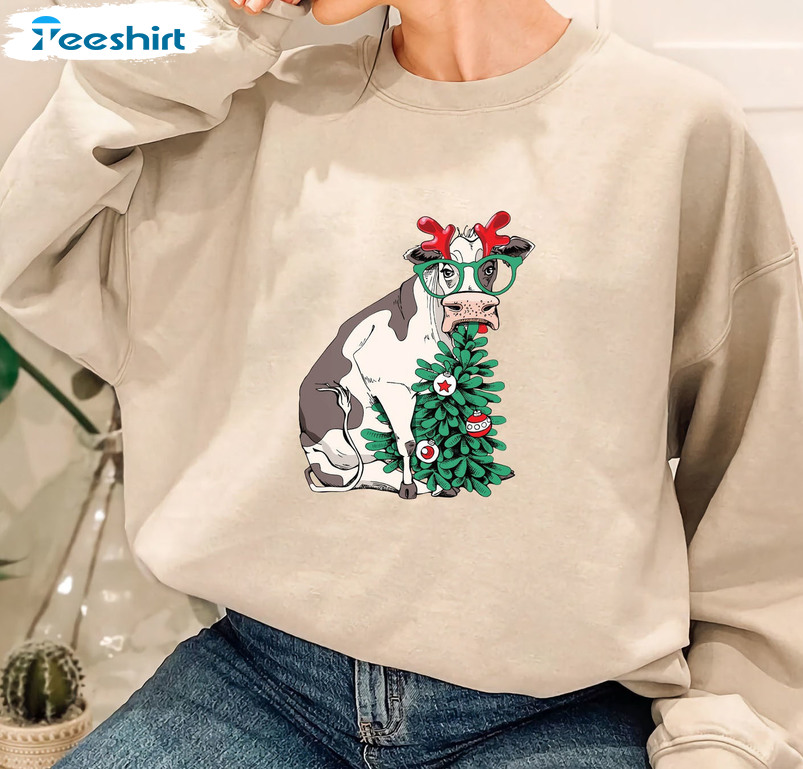 Christmas Cow Shirt - Christmas Tree Farm Unisex Hoodie Sweatshirt