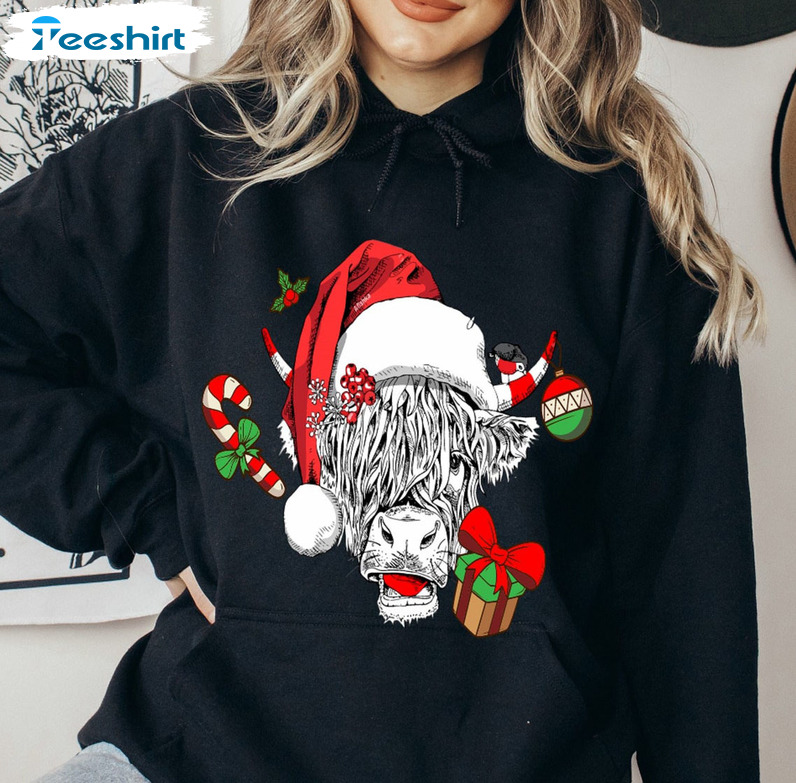 Christmas Cow Sweatshirt - Highland Cow Farm Crewneck Tee Tops