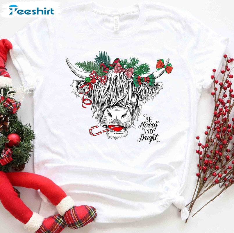 Be Merry And Bright Shirt - Christmas Cow Short Sleeve Unisex Hoodie