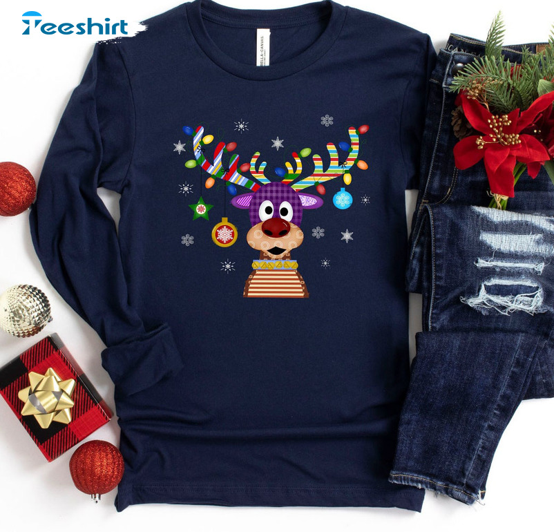 Cute Christmas Reindeer Shirt, Christmas Lights Peeping Reindeer Unisex T-shirt Short Sleeve