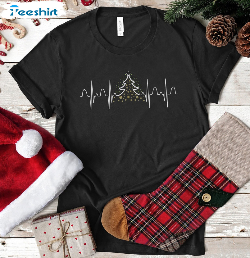 Healthcare Christmas Tree Shirt, Heartbeat Xmas Unisex T-shirt Crewneck