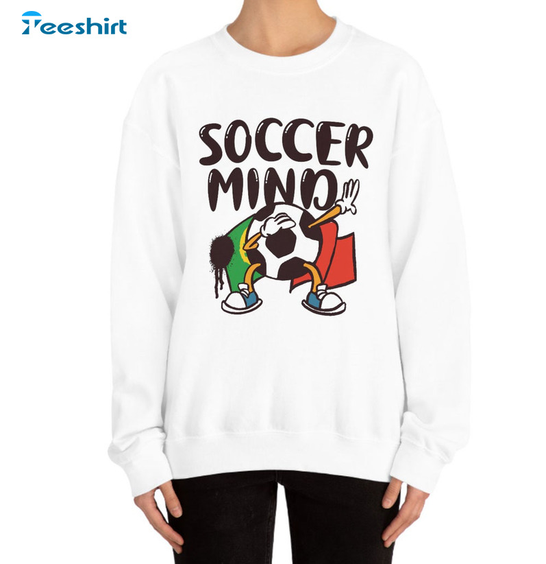 Soccer Mind Sweatshirt, Portugal's Flag Unisex Hoodie Short Sleeve