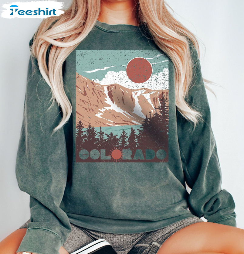 Colorado Trendy Shirt, Western Boho Vintage Short Sleeve Crewneck