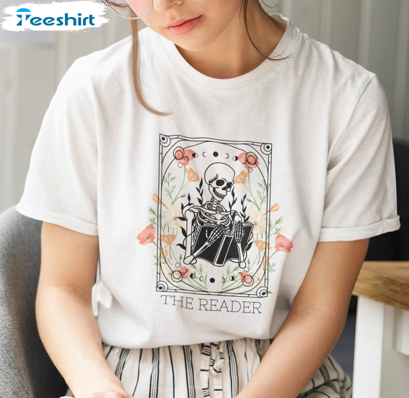 The Reader Tarot Card Shirt, Plant Lover Book Lover Unisex T-shirt Crewneck