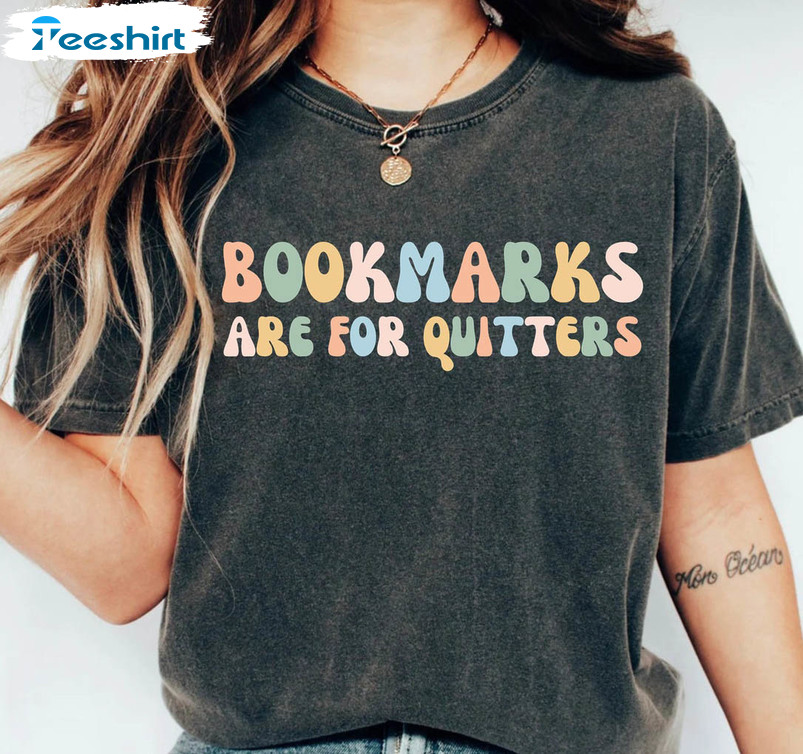 Bookmarks Are For Quitters Vintage Shirt, Funny Librarian Long Sleeve Unisex Hoodie