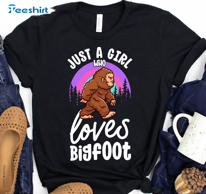 Just A Girl Who Love Bigfoot Trendy Shirt, Sasquatch Long Sleeve Unisex T-shirt