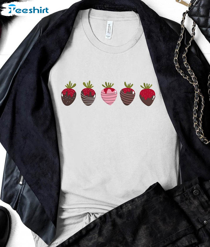 Strawberry Vintage Shirt, Chocolate Valentines Day Crewneck Unisex T-shirt