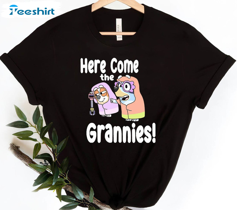 Blueys Here Come The Grannies Shirt, I Slipped On My Beans Funny Tee Tops Short Sleeve