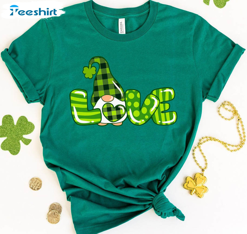 St Patricks Day Gnome Shirt, Love Gnome Short Sleeve Crewneck